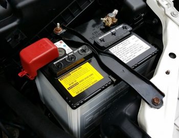 car-1564300_640